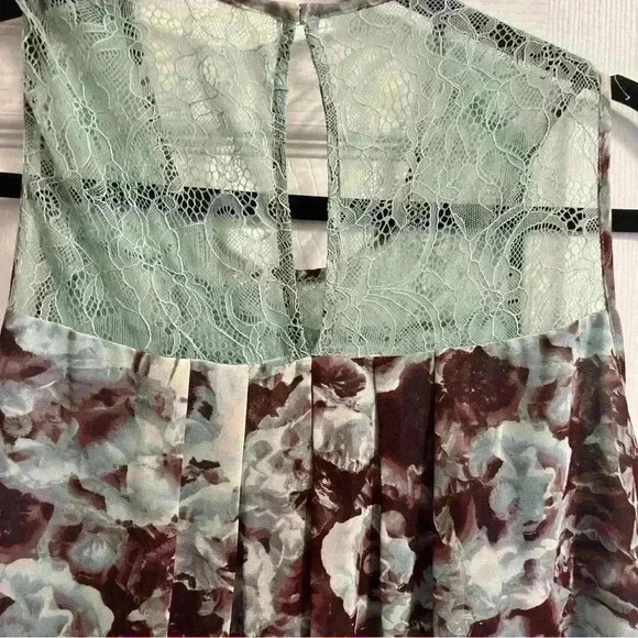 BCBGeneration Maroon and blue floral Shift Dress - Picture 5 of 5